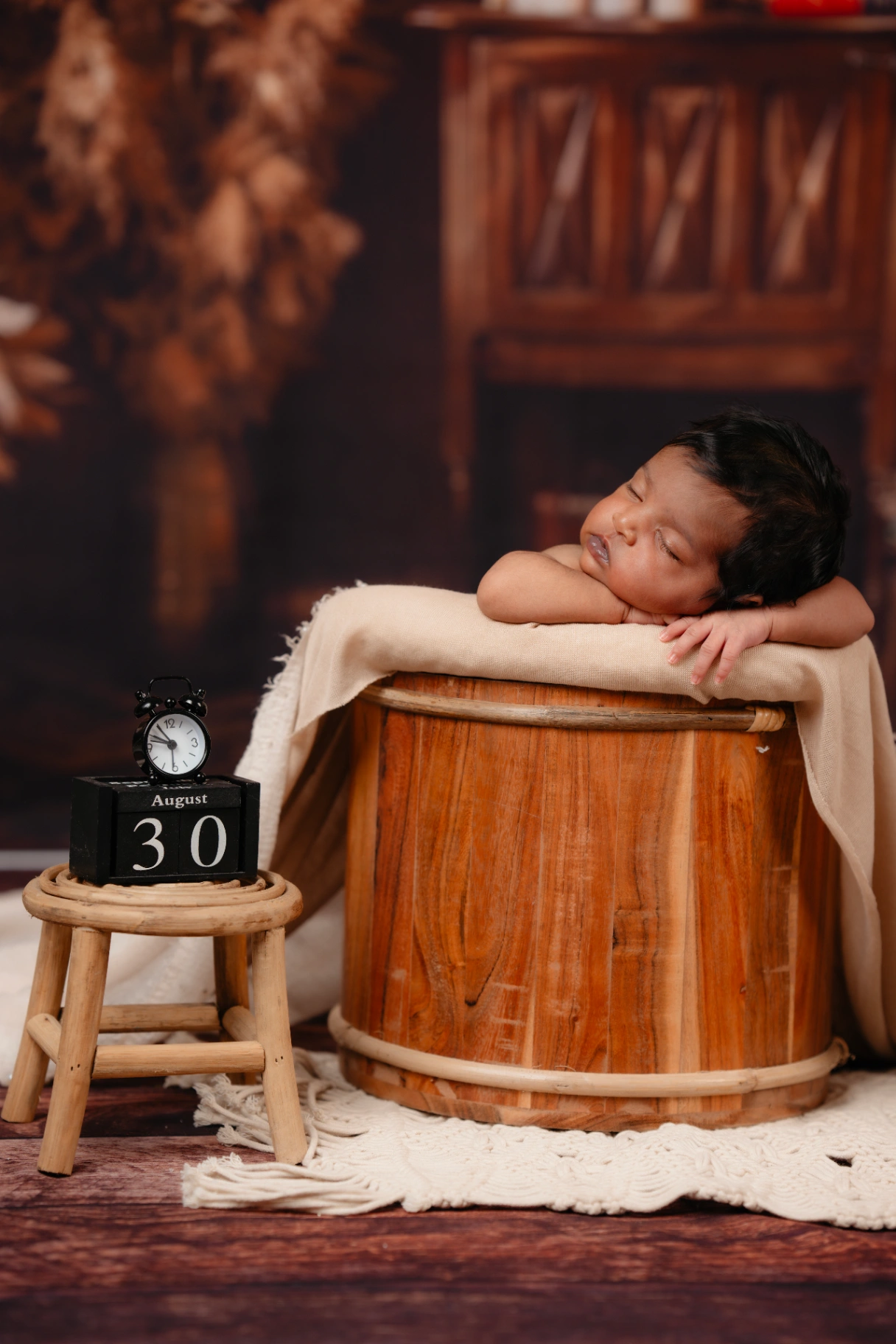 First birthday milestone and baby cake smash portrait by AP Photography in Hosur (#14)