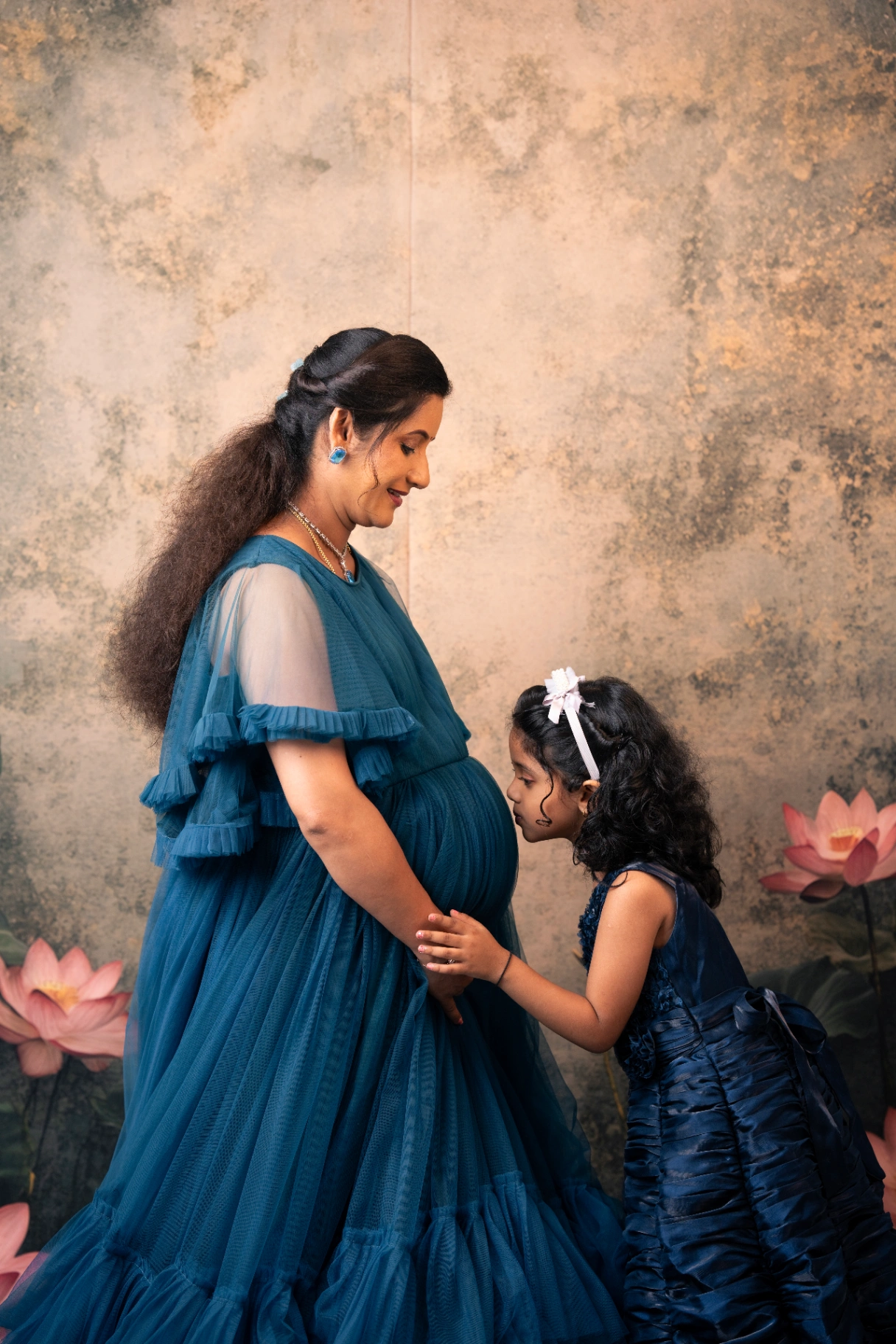 Natural light maternity pregnancy portrait by AP Photography in Hosur (#3)