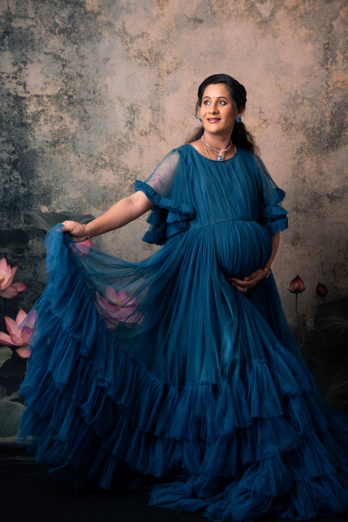 Natural light maternity pregnancy portrait by AP Photography in Hosur (#1)