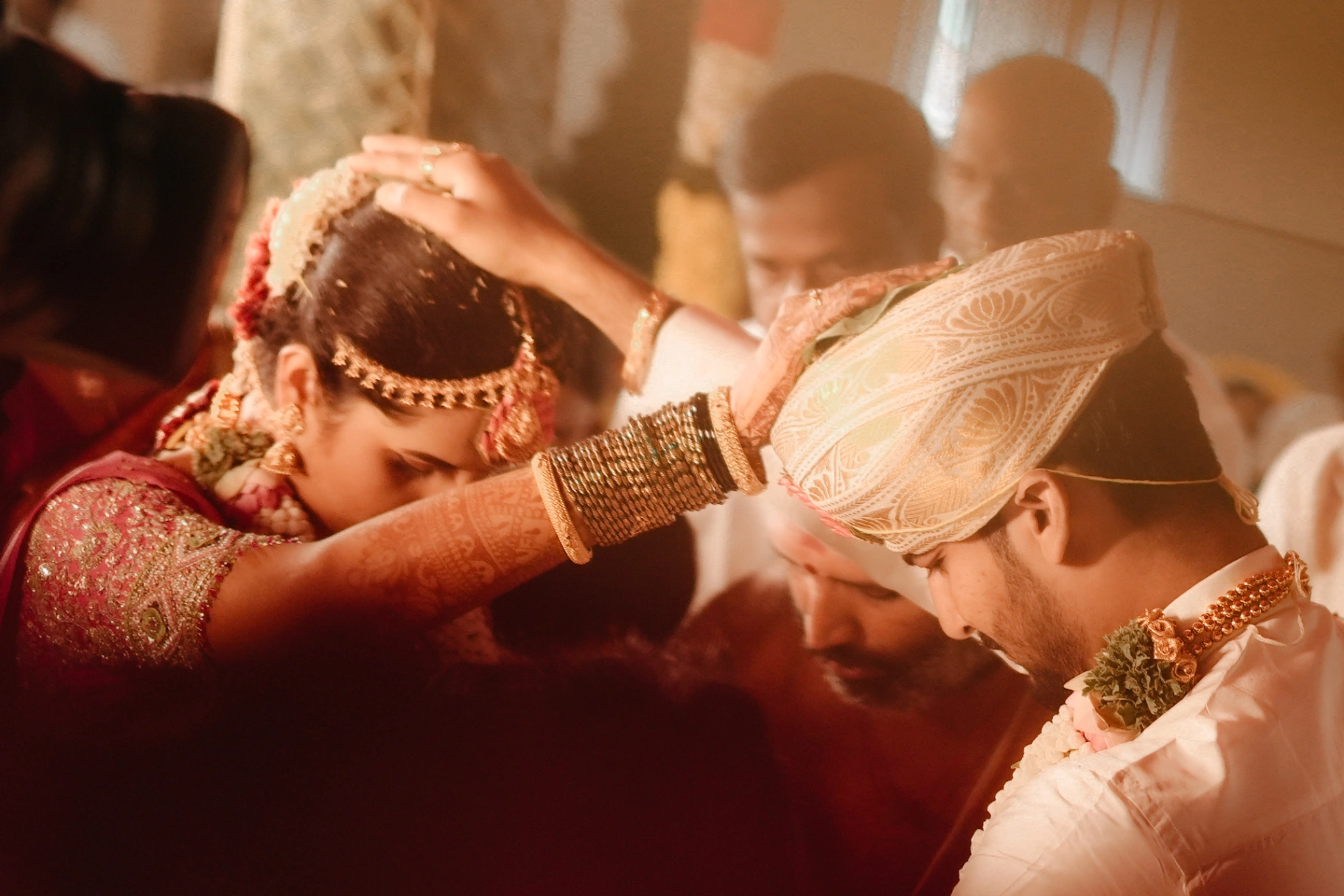 Traditional candid wedding ritual and couple portrait by AP Photography in Hosur (#9)